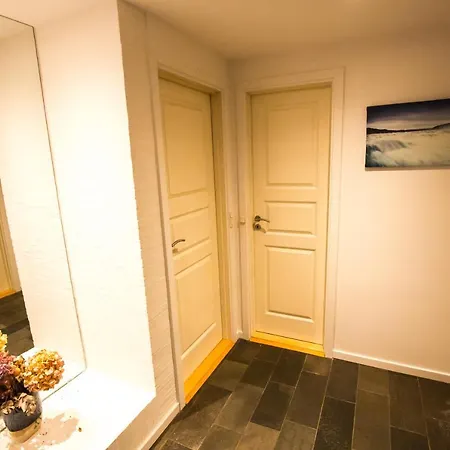 Renovated Bedroom & Private Bathroom Pansiyon Ballerup